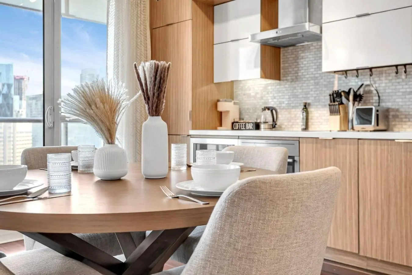 Villa Boho 2Bdrm Sleeps 6 Near Rogers Mtcc Union Cn Tower Toronto 0*,  Canada
