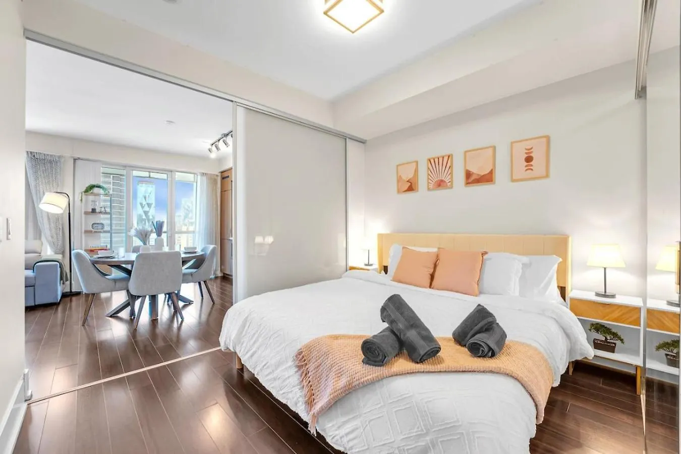 Villa Boho 2Bdrm Sleeps 6 Near Rogers Mtcc Union Cn Tower Toronto 0*,