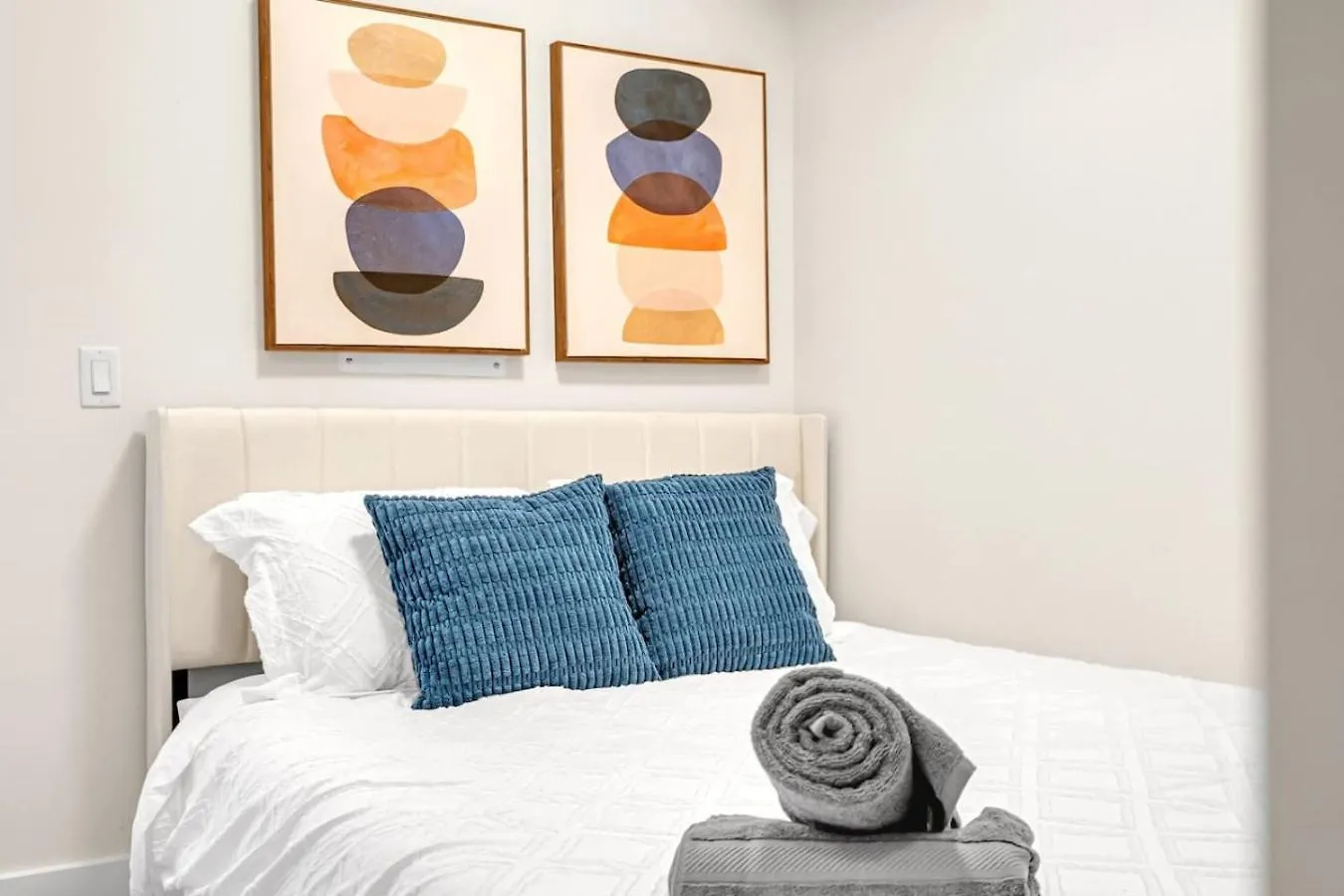 Holiday home Boho 2Bdrm Sleeps 6 Near Rogers Mtcc Union Cn Tower Villa Toronto Canada
